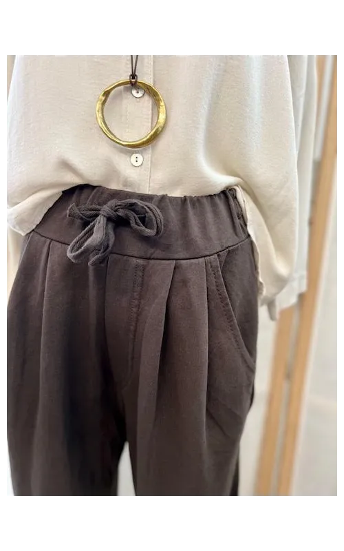 Pantalones Joggers Pinzas Choco